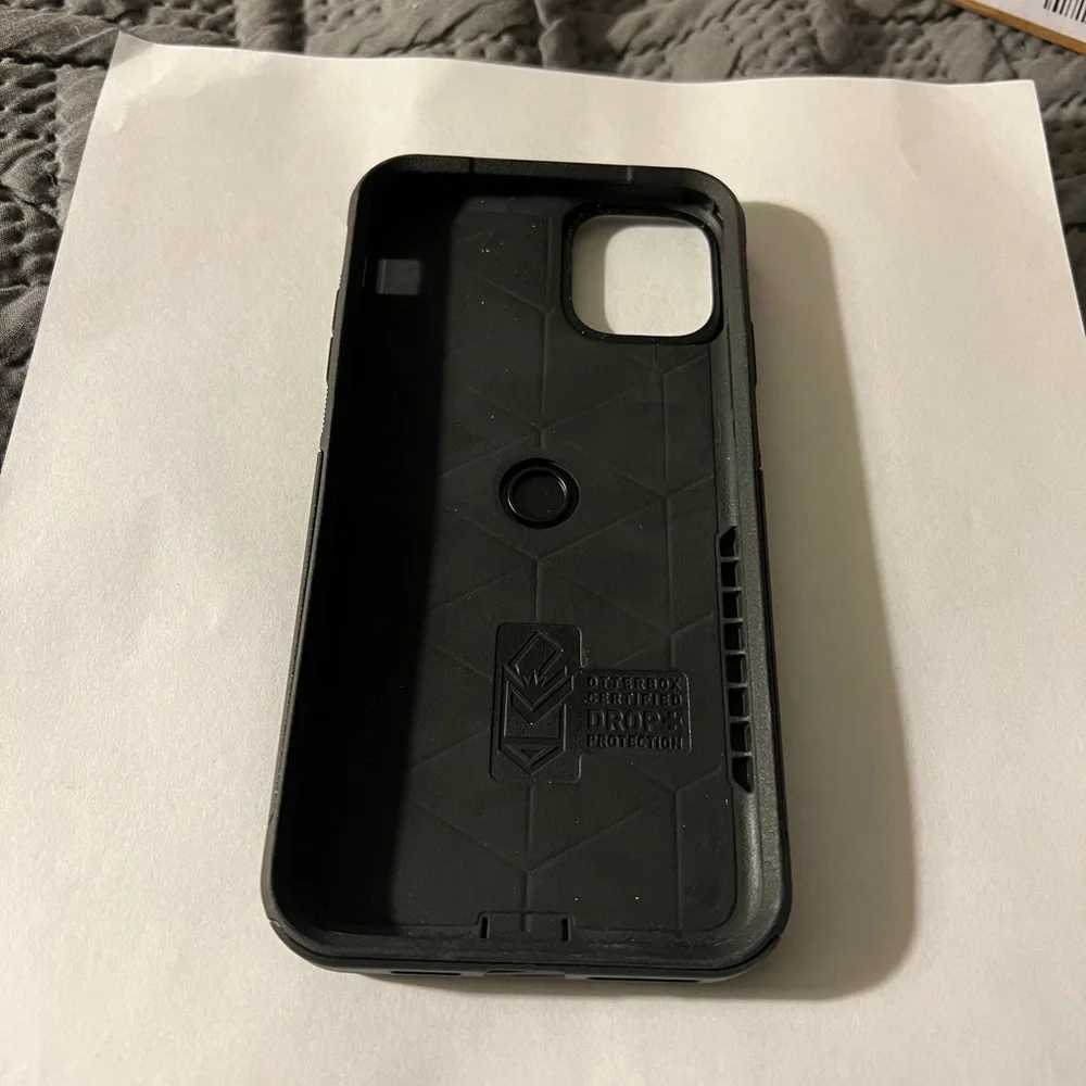 iPhone 11 Pro Max OtterBox Commuter Phone Case (Used) - Black